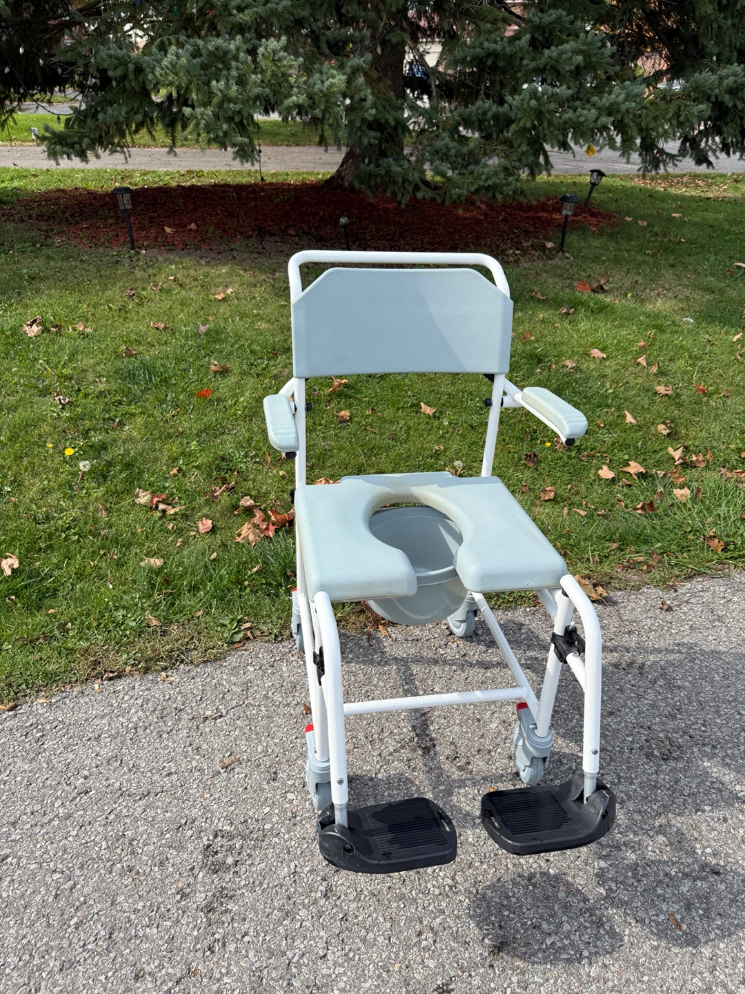 Mobile Shower Commode Chair - photo 2