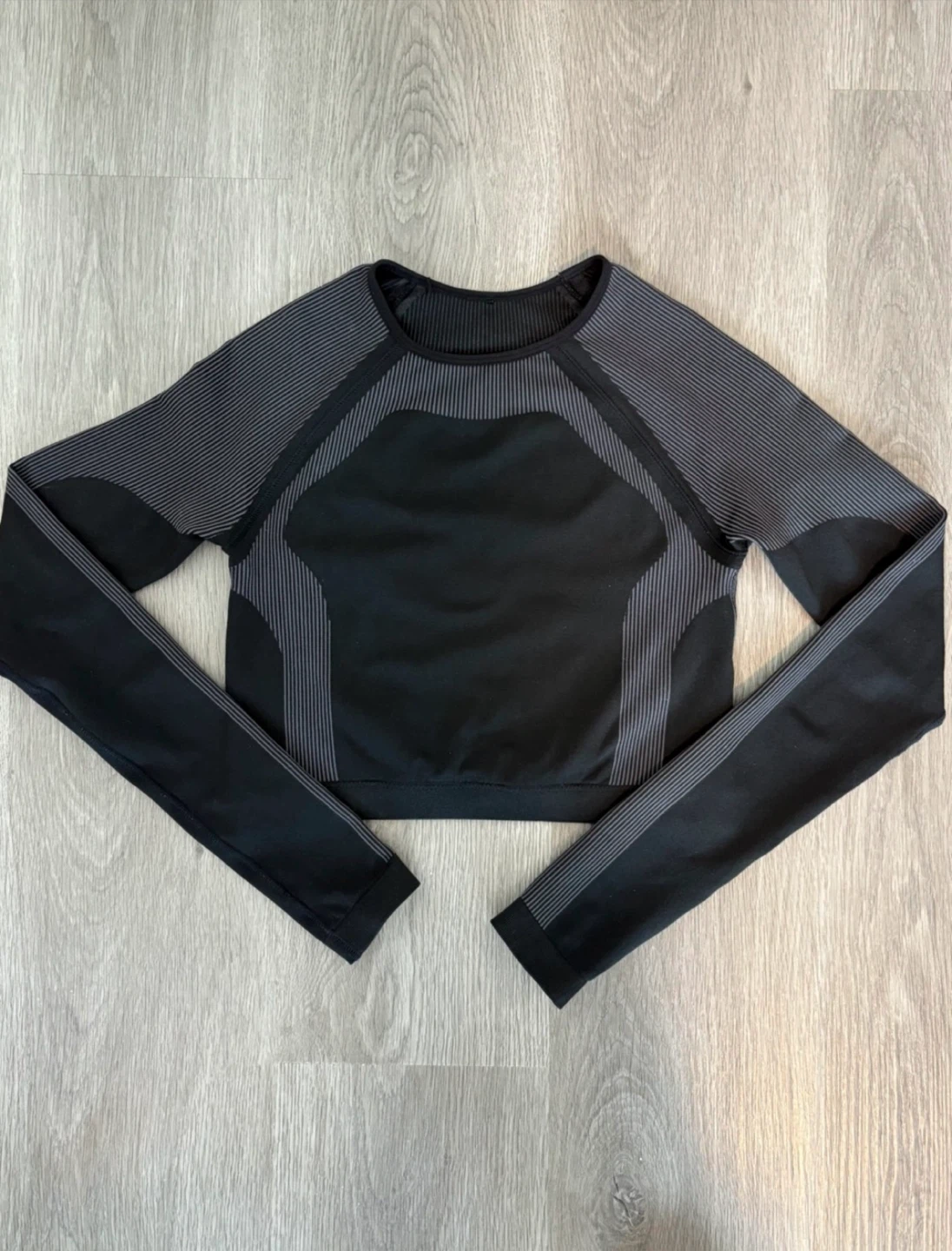 GARAGE Long Sleeve Athletic Crop Top