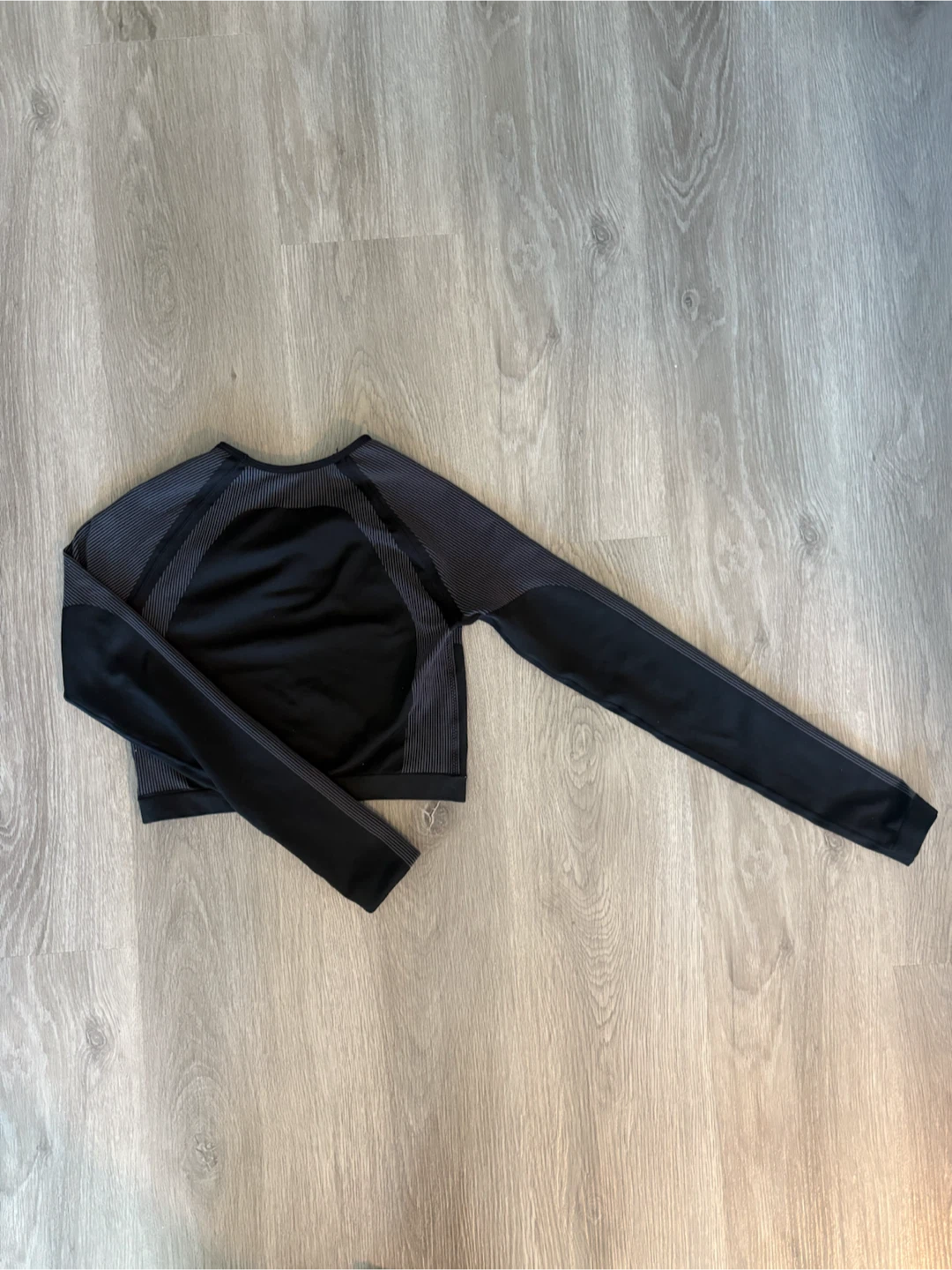 GARAGE Long Sleeve Athletic Crop Top - photo 2