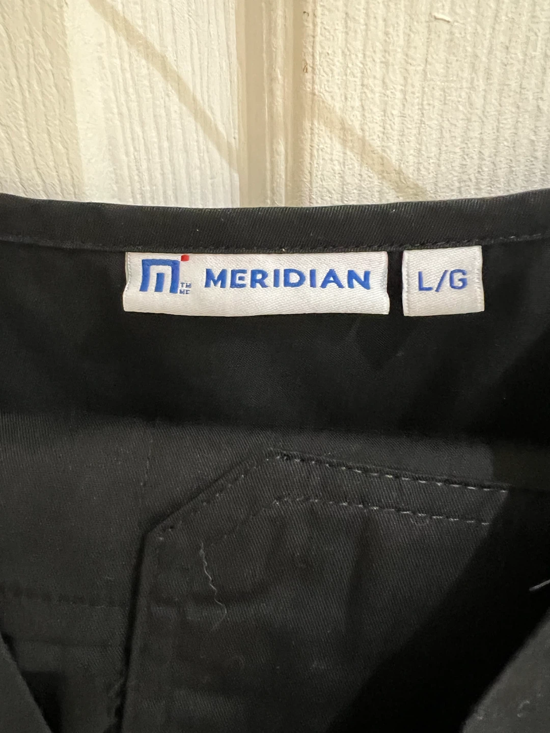 Meridian black V-neck scrub top - photo 2