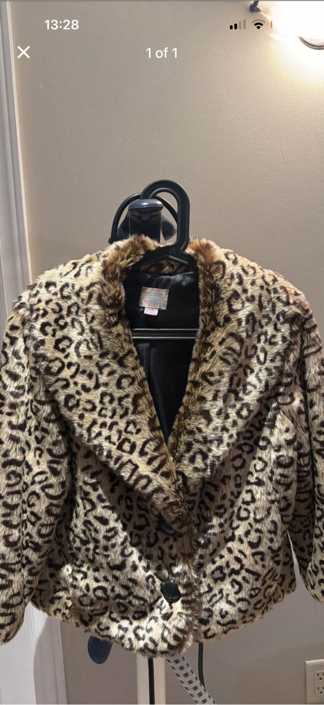 Leopard print faux fur coat