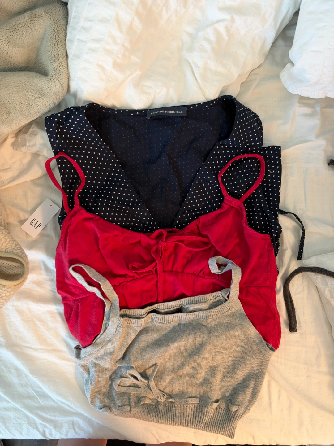 BUNDLE OF BRANDY MELVILLE TOPS