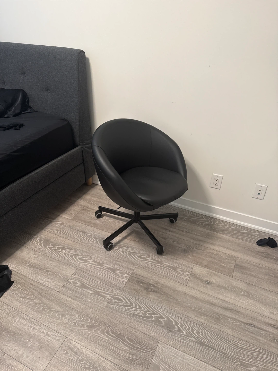 Black Swivel Office Chair