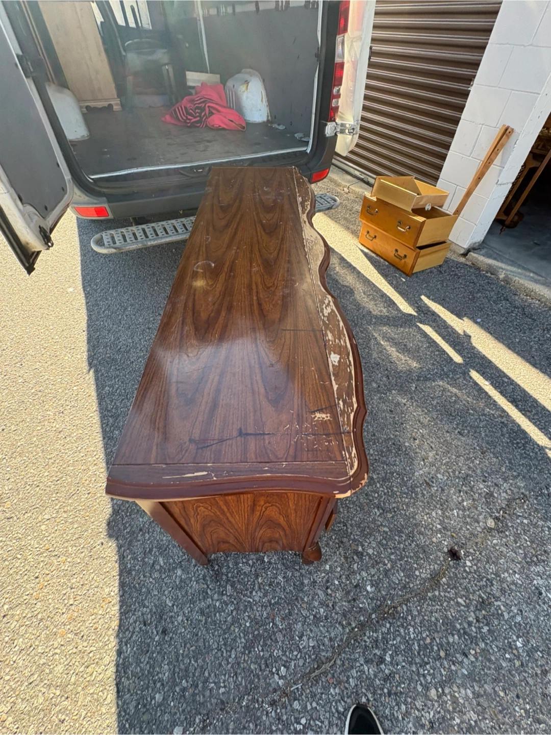 Free delivery used Vintage French Provincial 9-Drawer Dresser - photo 3