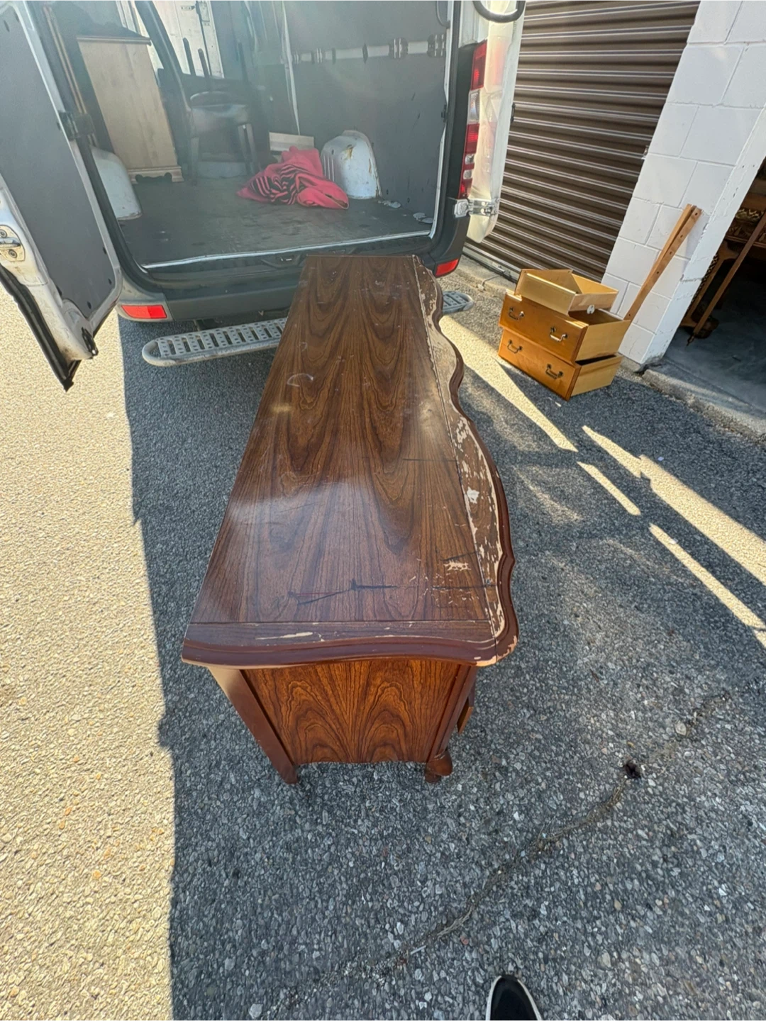 Free delivery used Vintage French Provincial 9-Drawer Dresser - photo 4