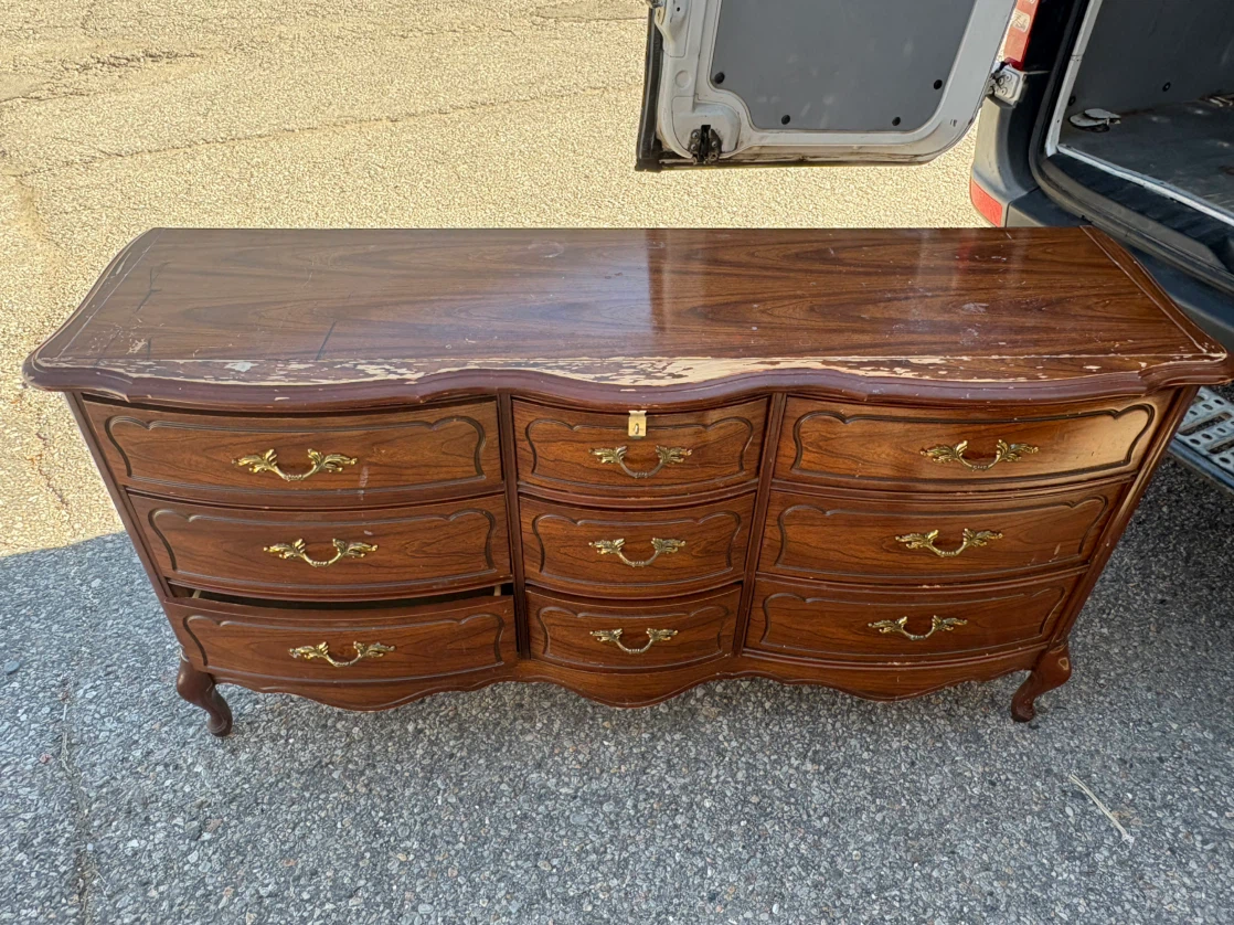 Free delivery used Vintage French Provincial 9-Drawer Dresser - photo 5