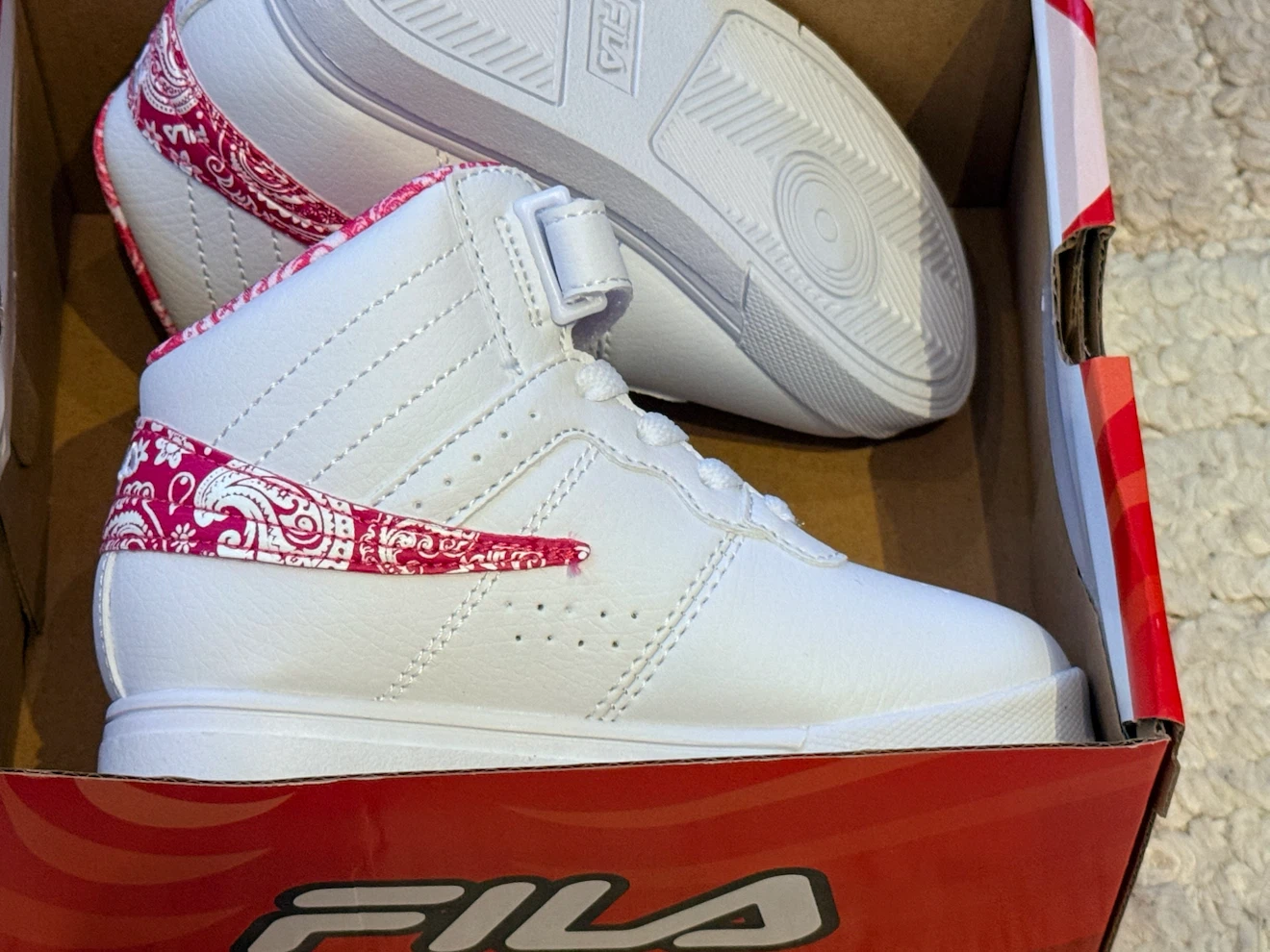 *BRAND NEW*Fila Infant High-Top Sneakers Size 10 - photo 3