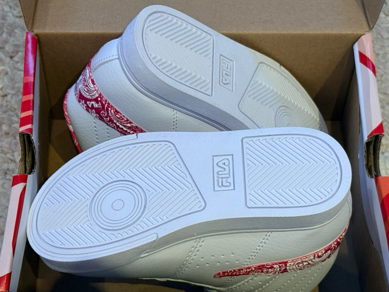 *BRAND NEW*Fila Infant High-Top Sneakers Size 10 - photo 4