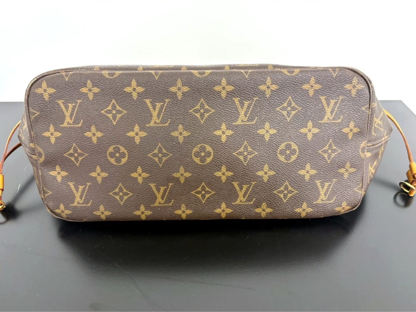 Louis Vuitton Neverfull Monogram Tote - photo 2