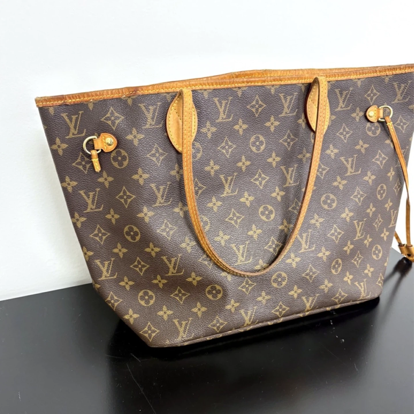 Louis Vuitton Neverfull Monogram Tote
