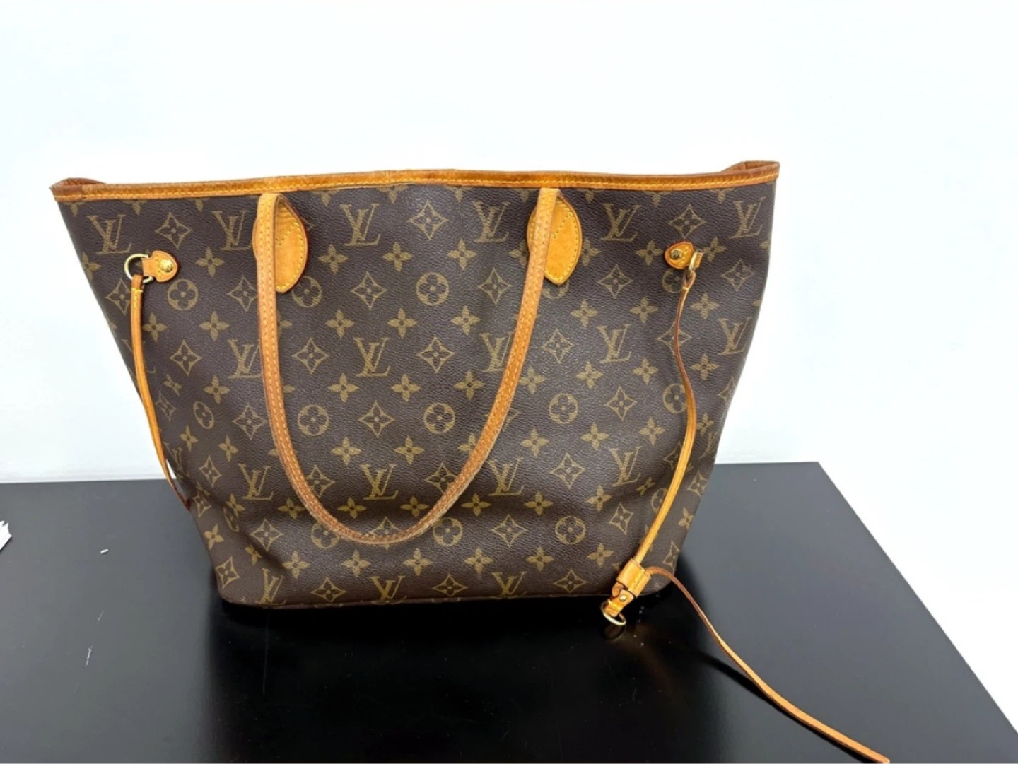 Louis Vuitton Neverfull Monogram Tote - photo 4