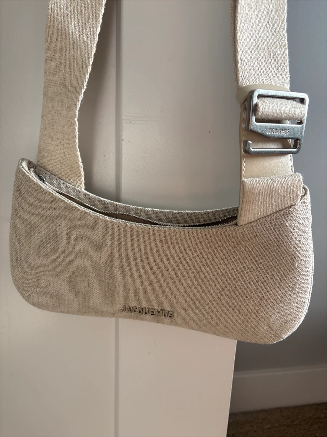 Jacquemus Le Bisou Bag in Beige - photo 4