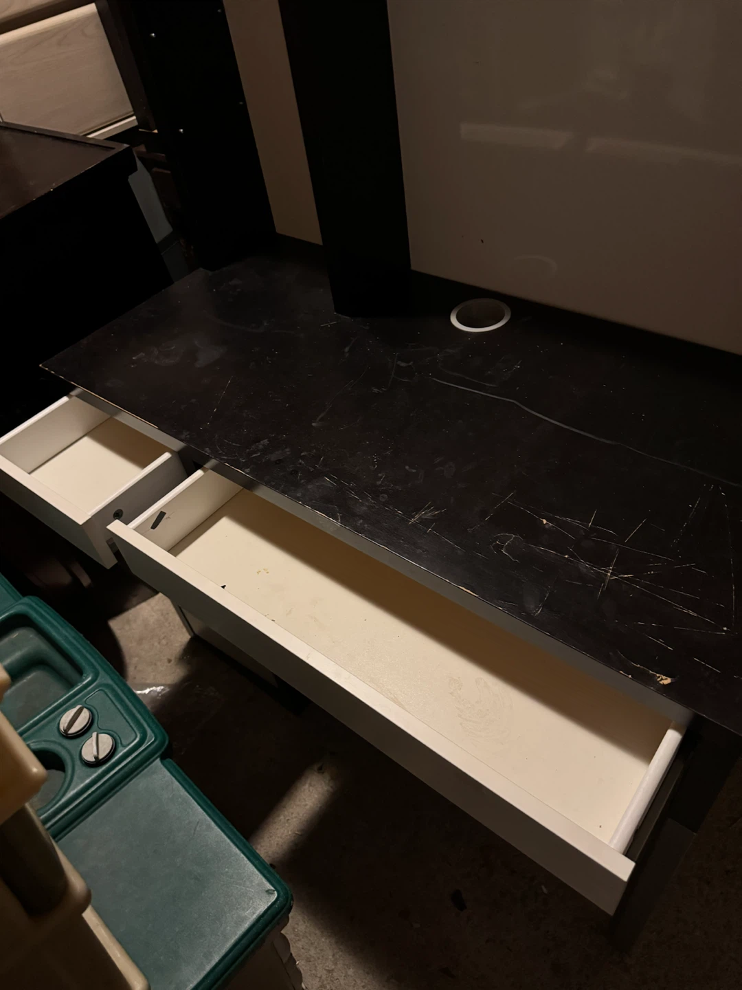 Black and white office desk with hutch - photo 2