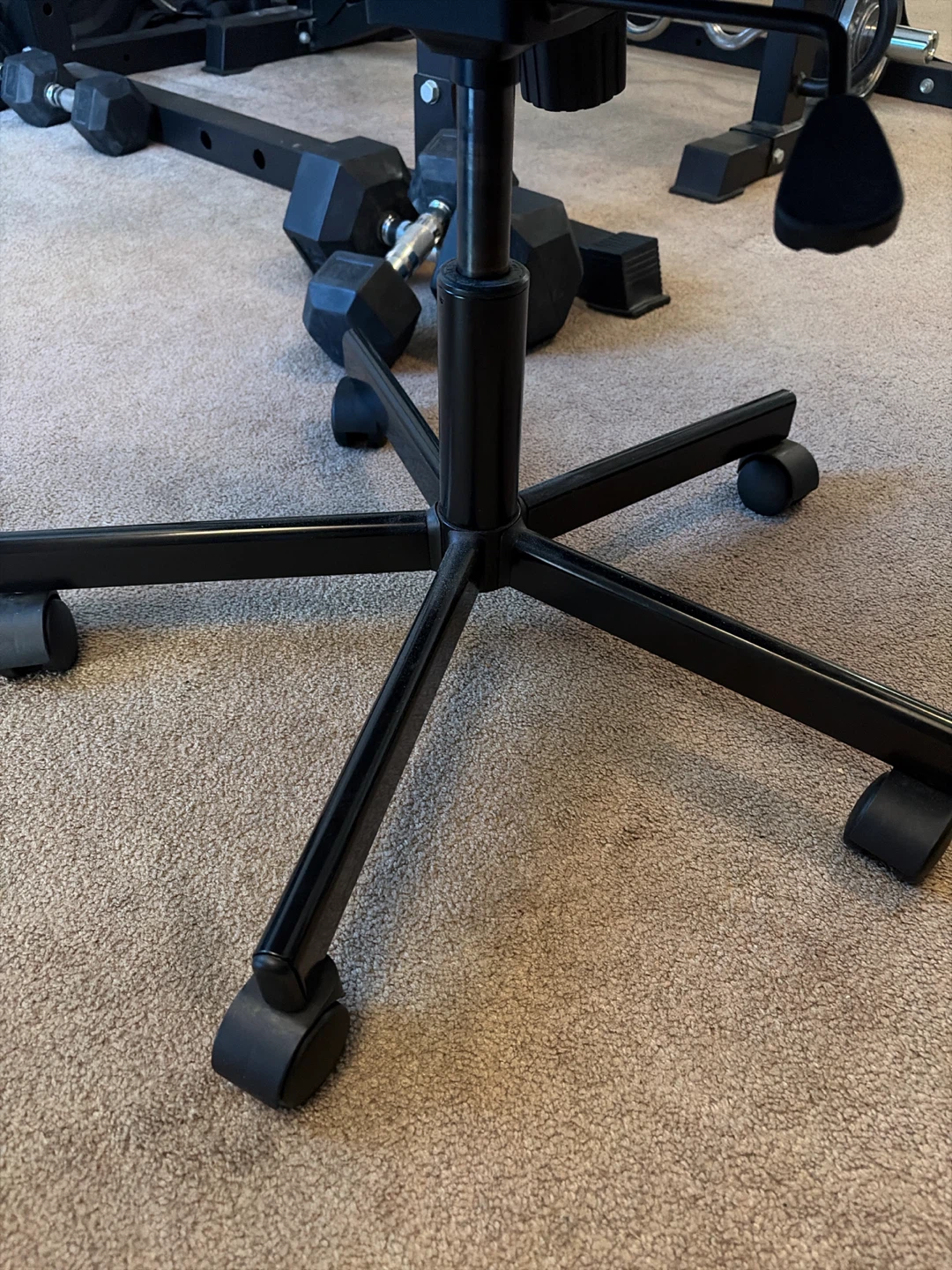 Black office desk chair - photo 4