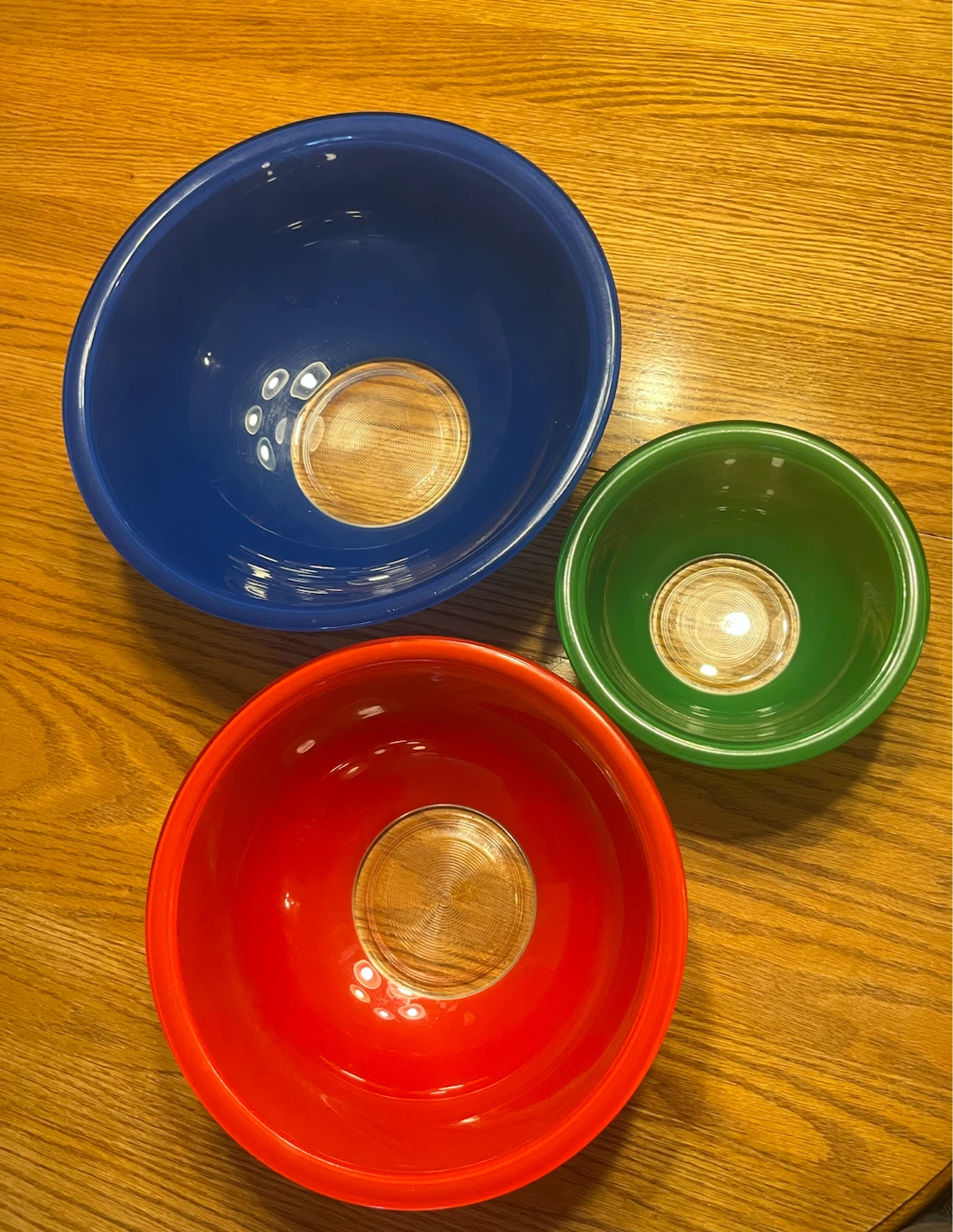 Set of Pyrex mixing bowls