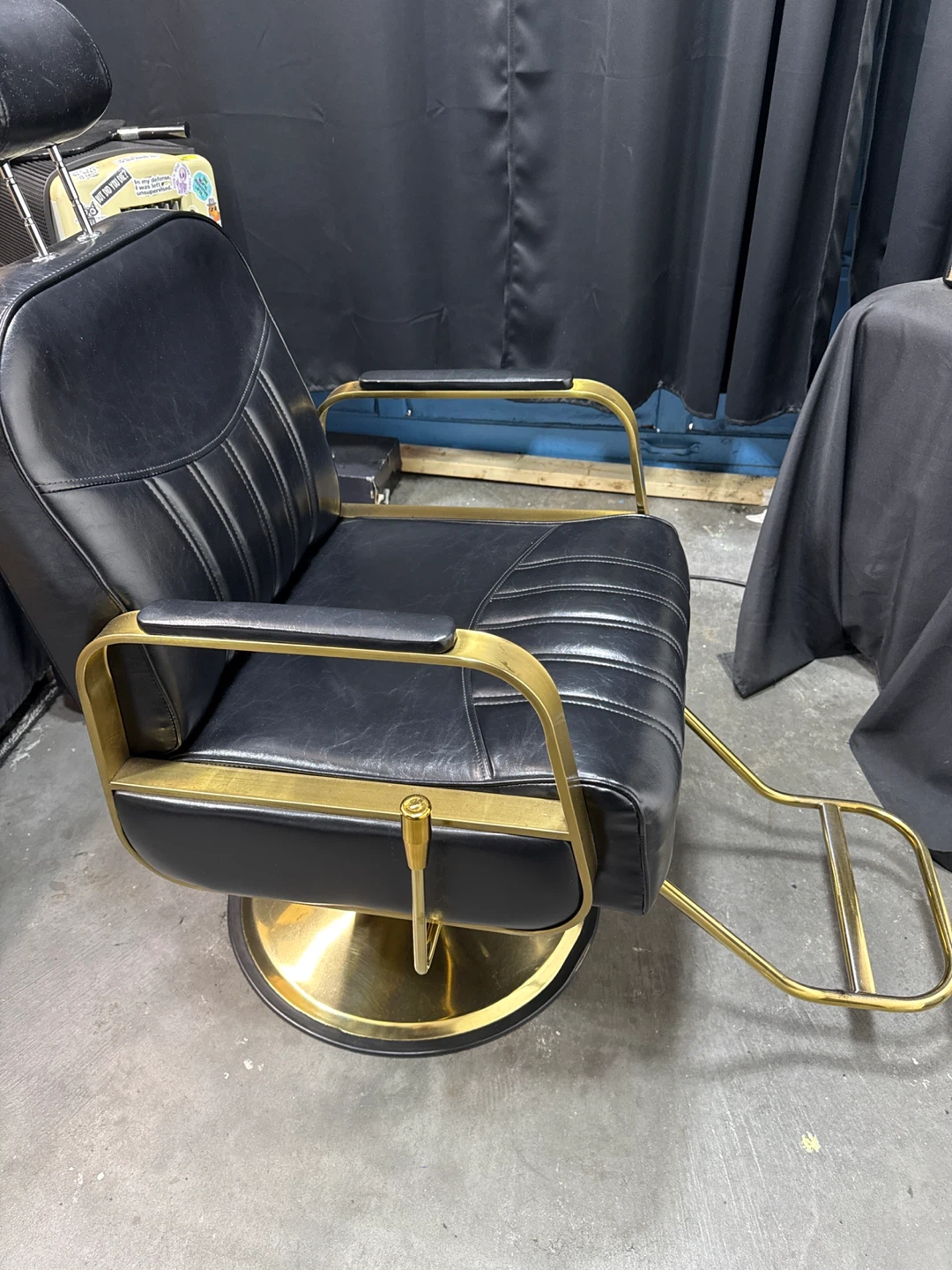 Barber chair. - photo 2