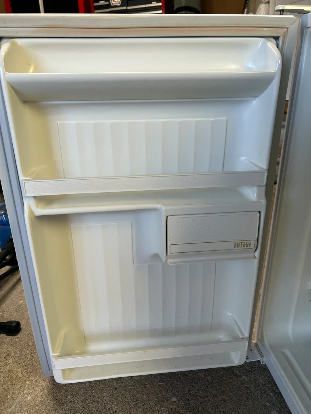 Eaton Viking Compact Refrigerator - photo 4