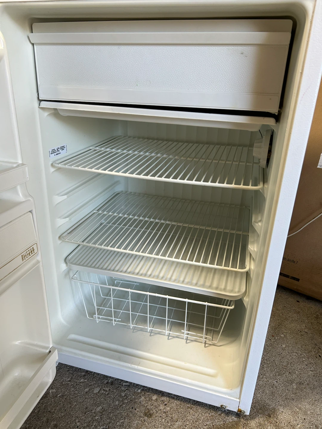 Eaton Viking Compact Refrigerator - photo 5