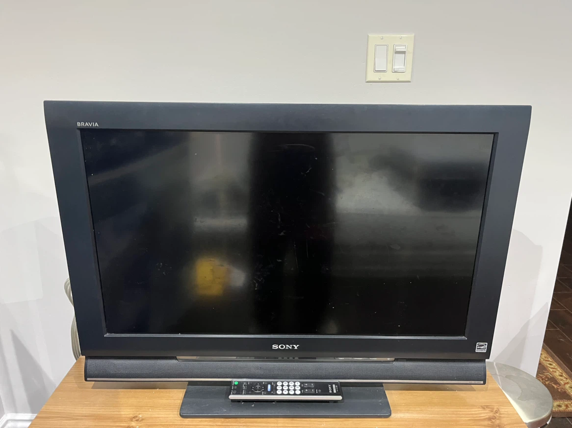 32 Inch Sony Bravia TV - photo 2