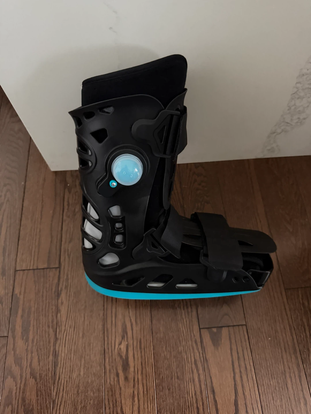 Medical Orthopaedic Walking Boot