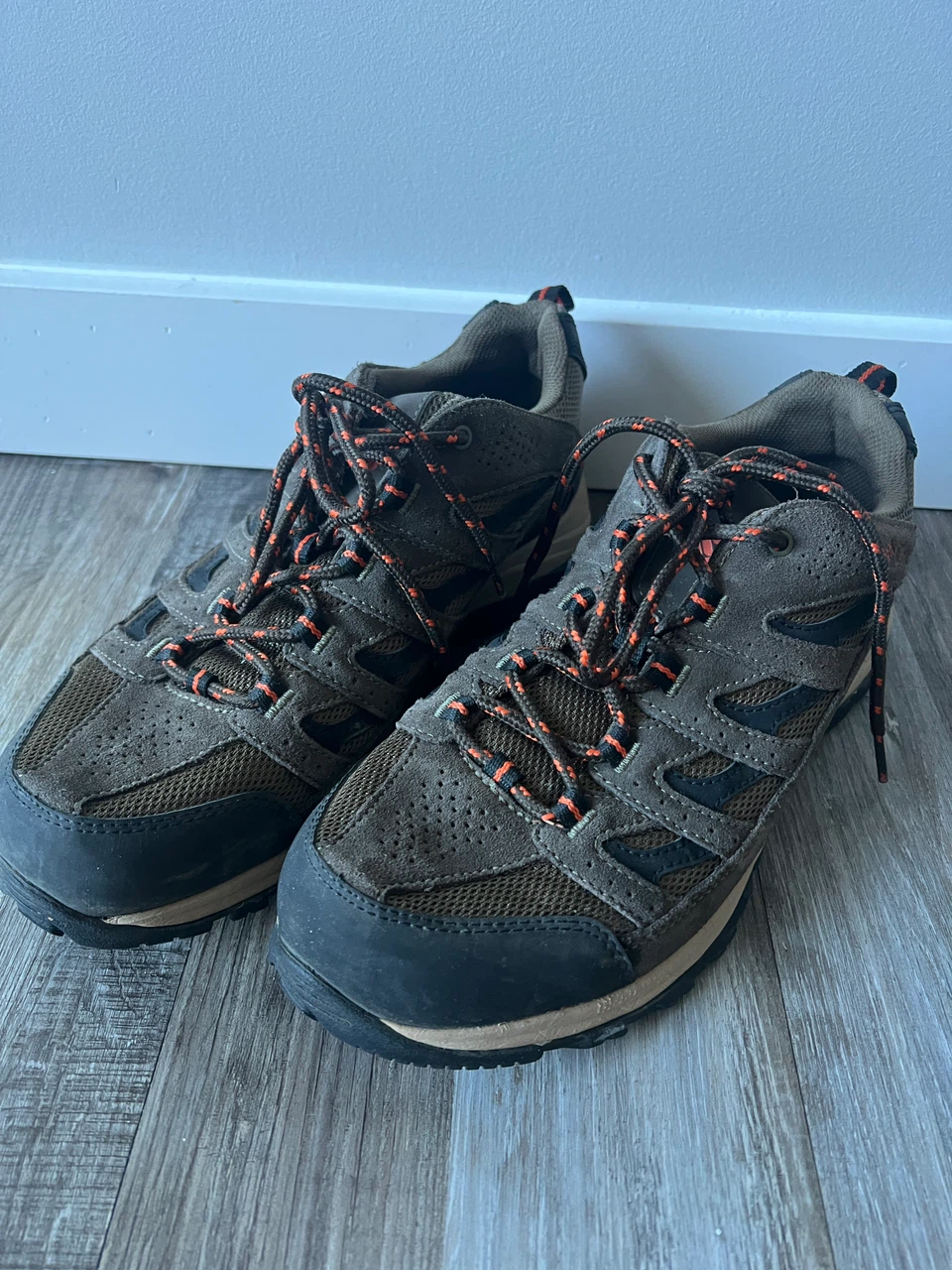Columbia Hiking Shoes - photo 2