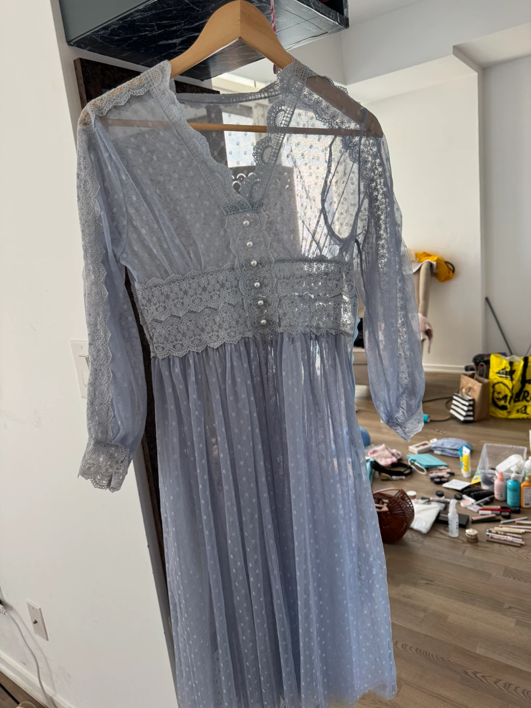 Exquisite Medieval-Style Court Gown - photo 2