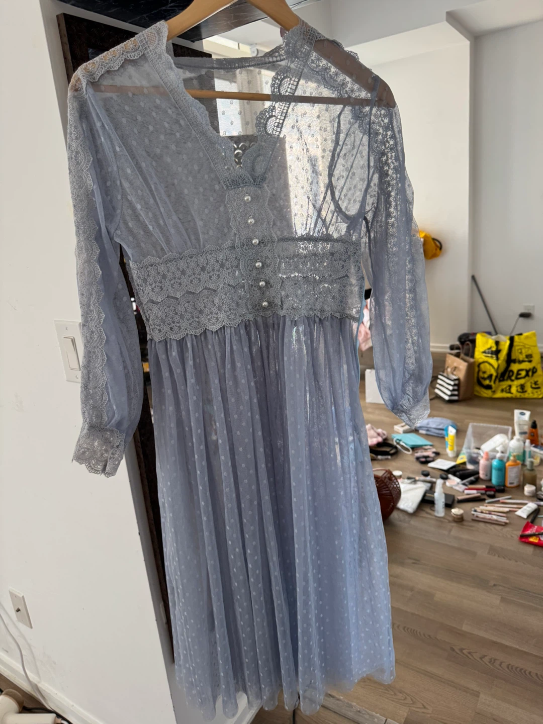 Exquisite Medieval-Style Court Gown - photo 3