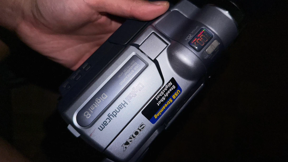 Sony Digital Handycam DCR-TRV250 Camcorder - photo 2