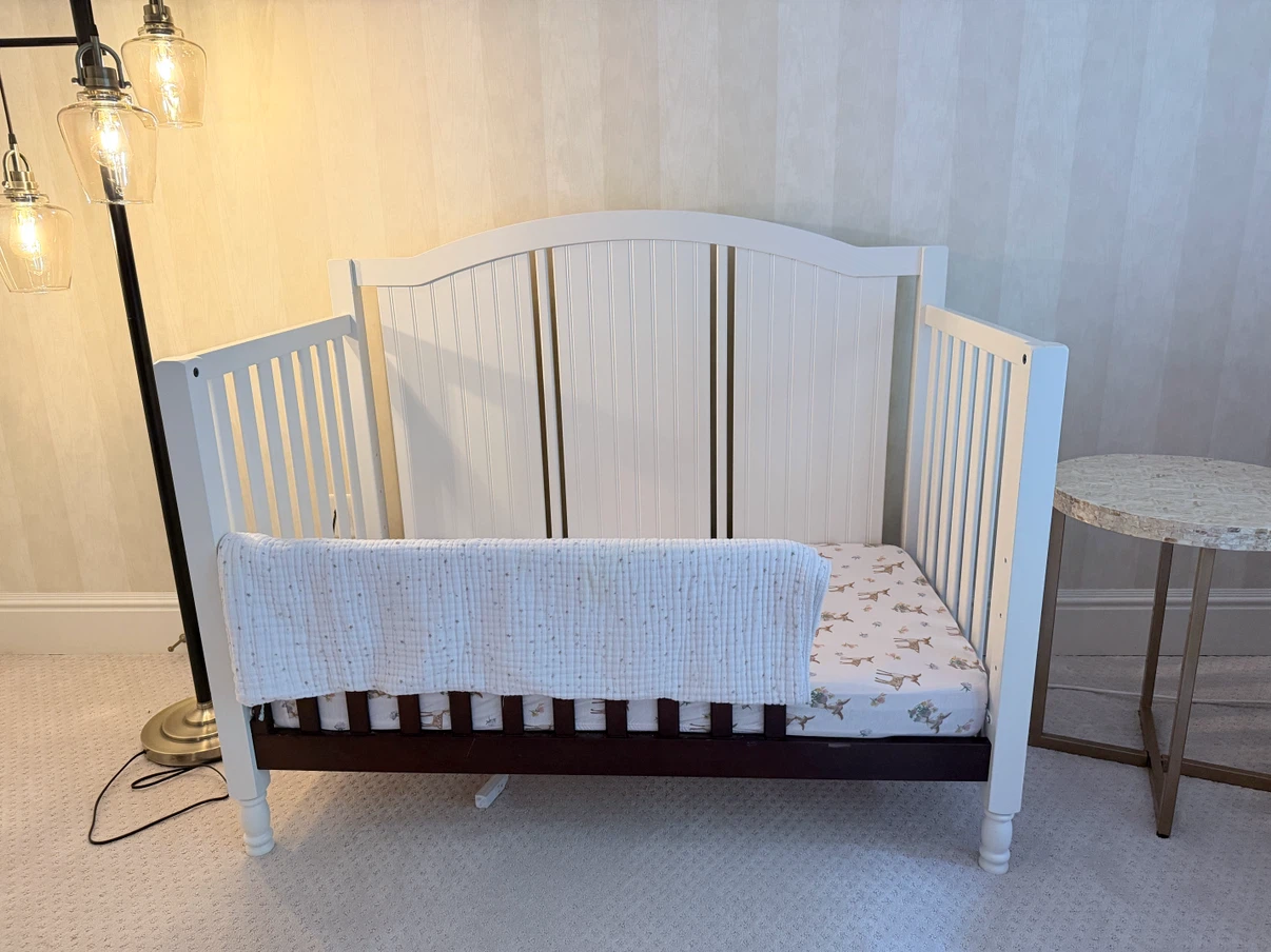Pottery Barn 4-in-1 Convertible White Wooden Crib - photo 4