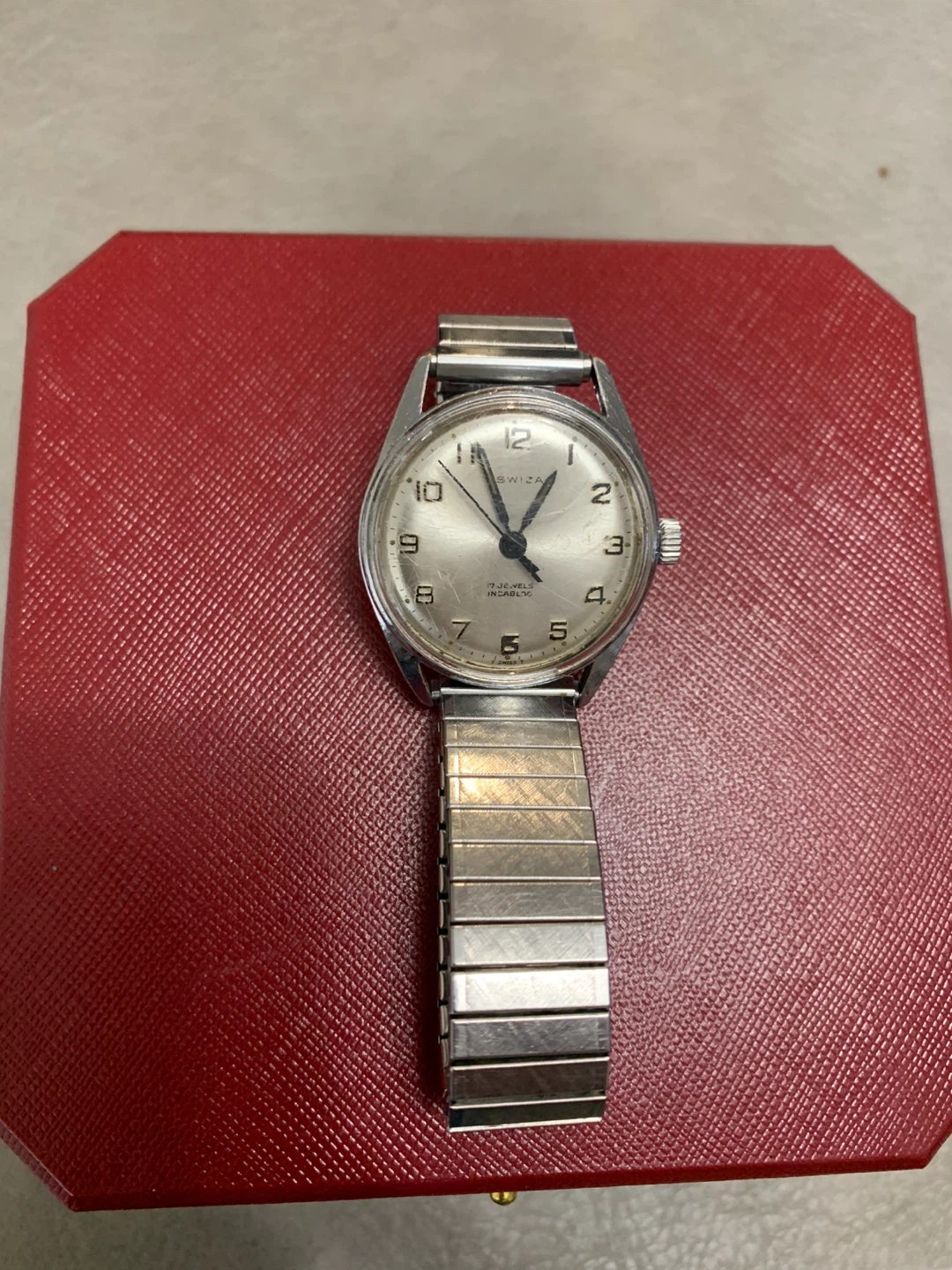Vintage Swiza 17 Jewels Mechanical Watch