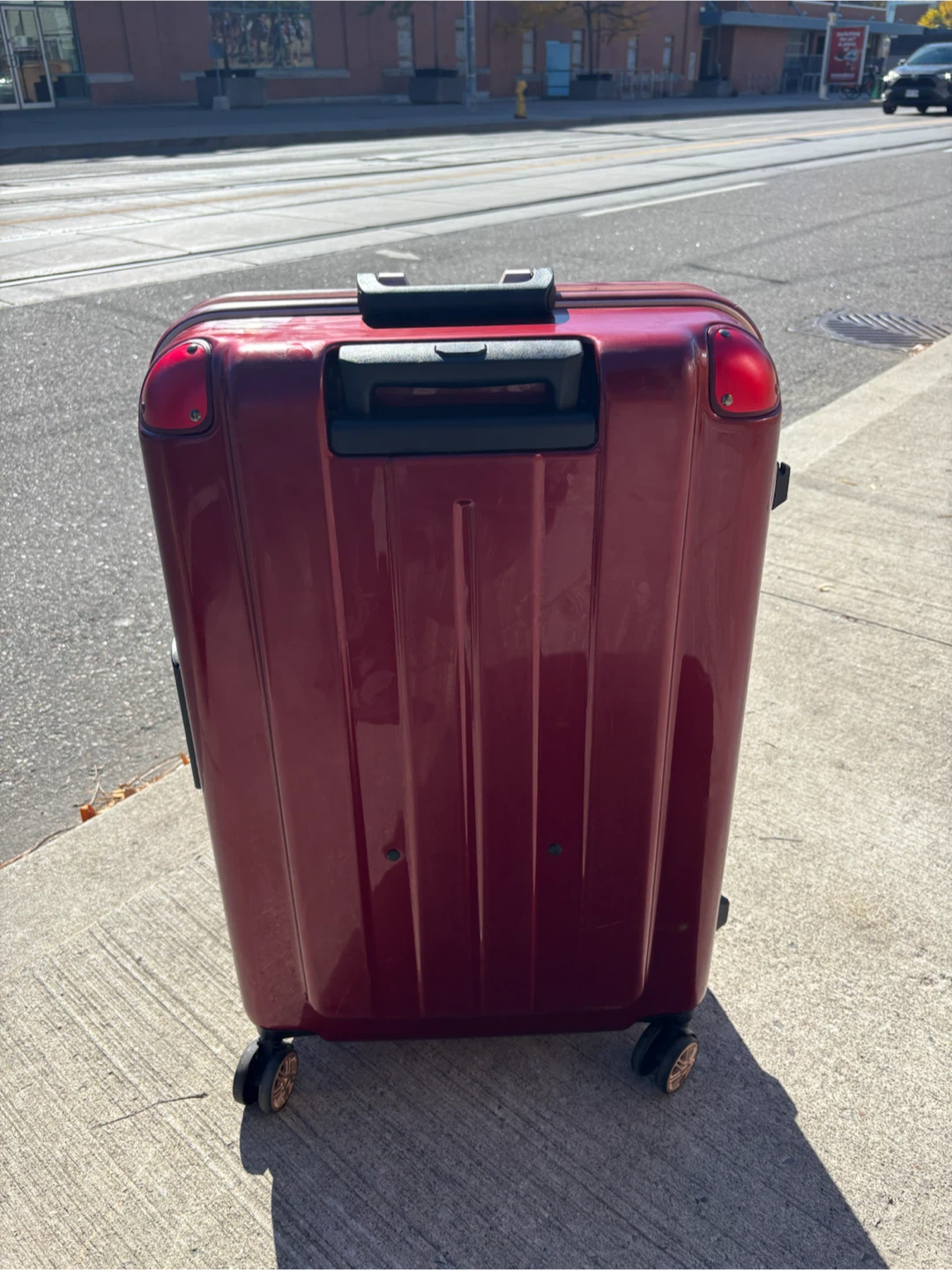 Large Check In Red hardshell suitcase with wheels - photo 5