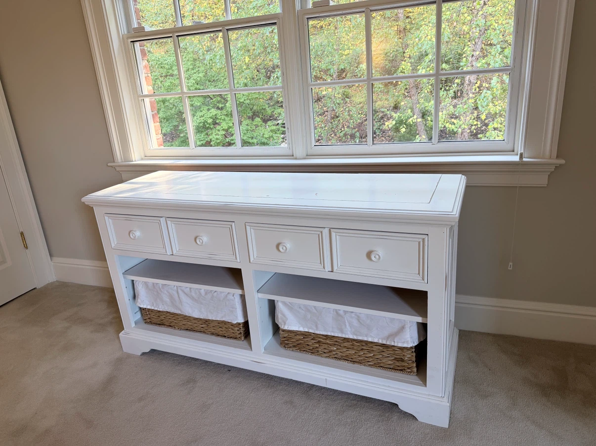 White Wooden Console Table with Drawers and Baskets - photo 3