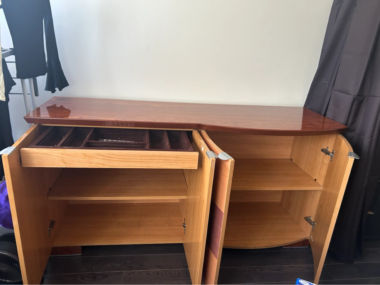 Hitch /tvstand with storage / storage cabinets - photo 2