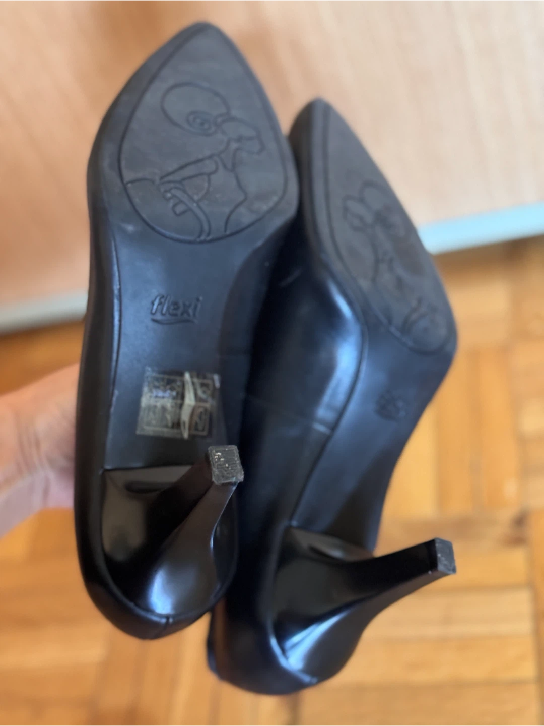 Flexi Black Leather Kitten Heels (W8) - photo 4