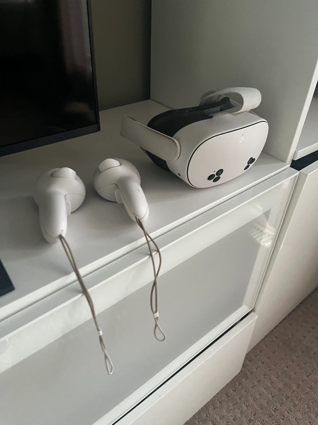 Meta Quest 3 VR Headset with Controllers - photo 2