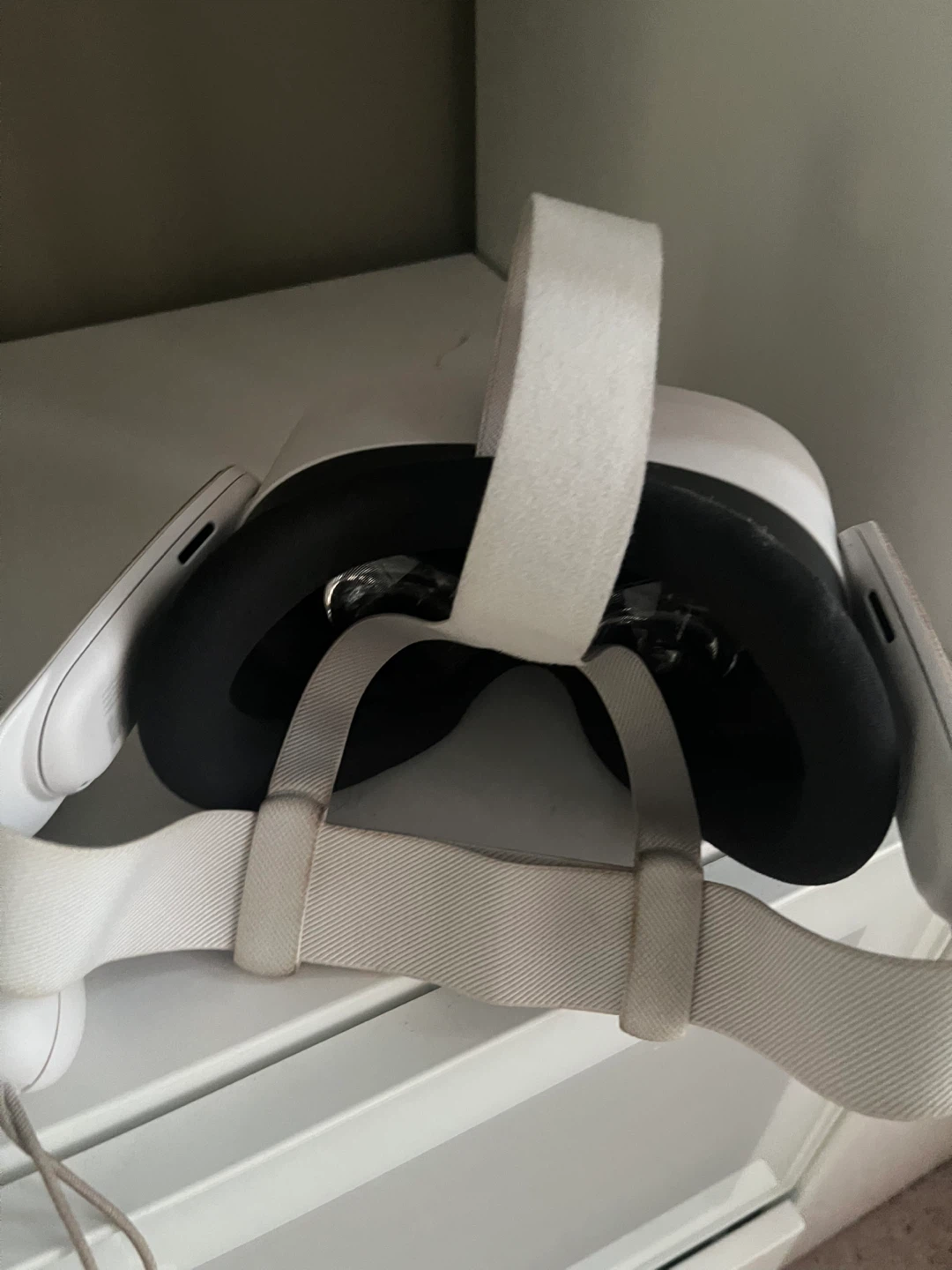 Meta Quest 3 VR Headset with Controllers - photo 3