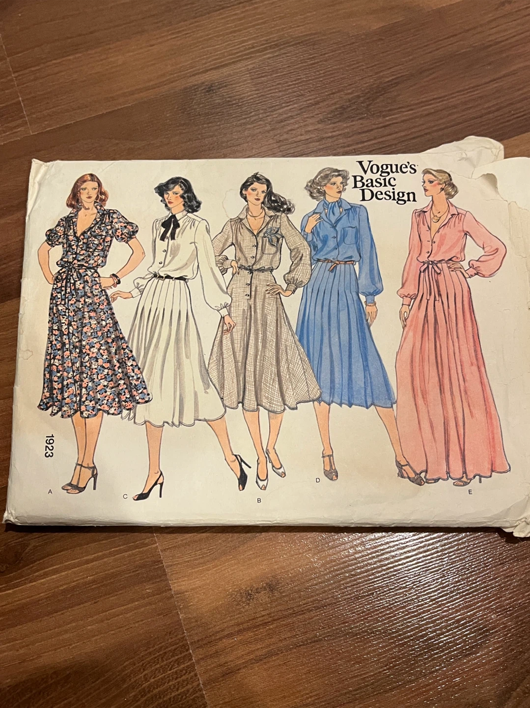Vogue Pattern 1923 Misses Dress and Belt Size 8