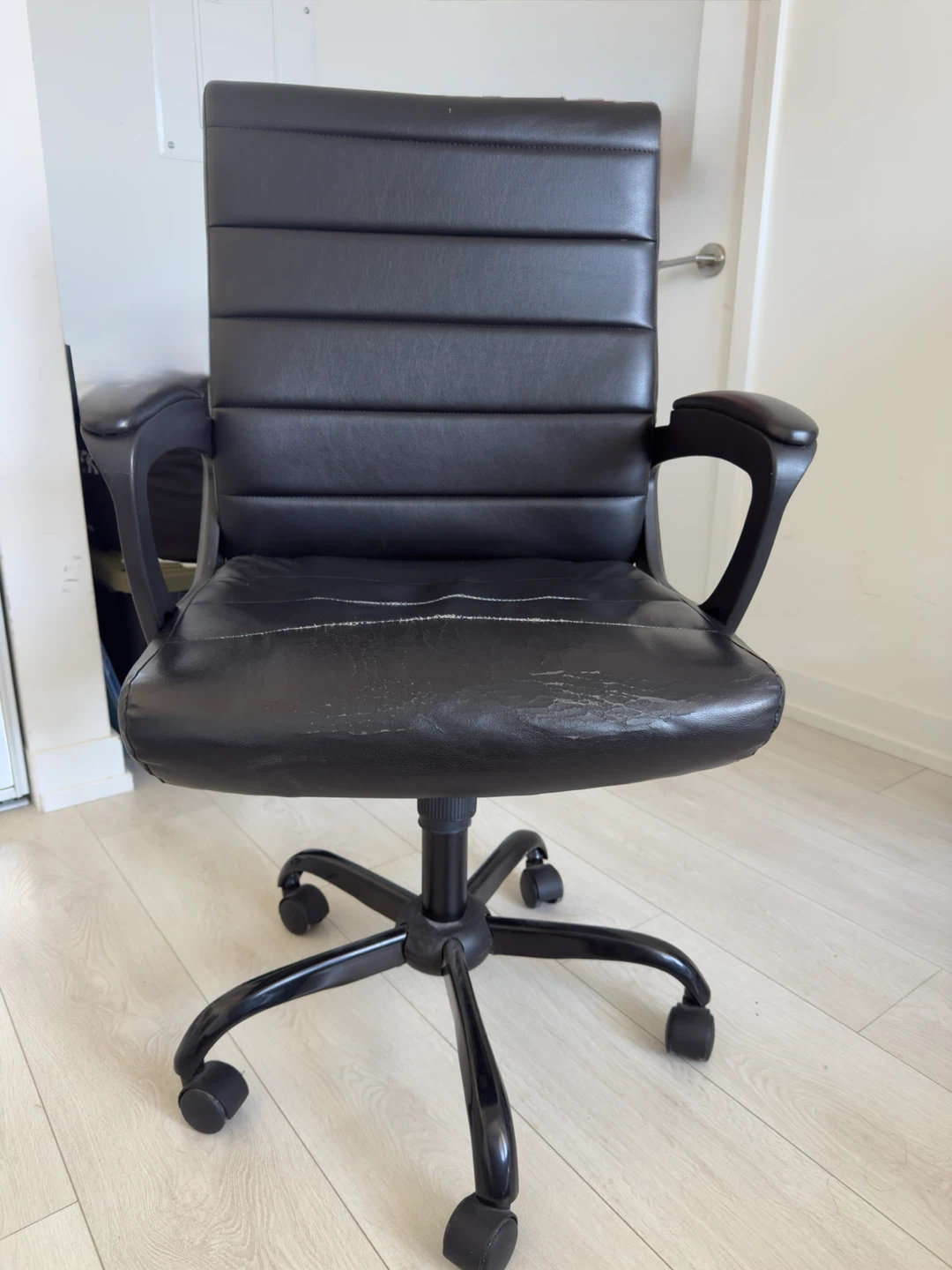 Black Office Chair - photo 3