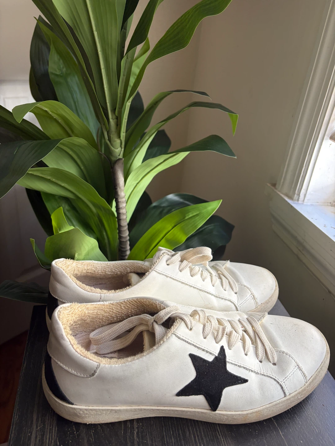 Pecorino sneakers size 8.