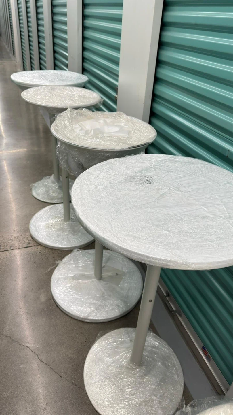 White Round Bar Table - photo 4
