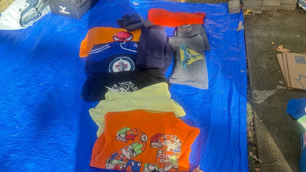 15 jackets and 20 hoodies - photo 5