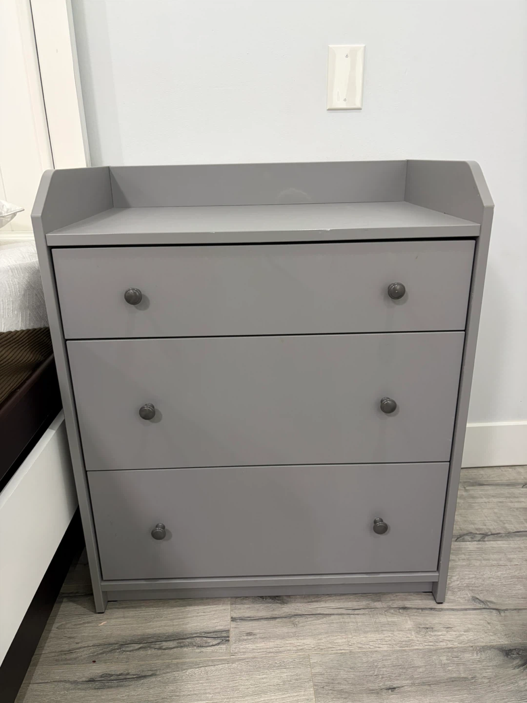 Grey 3-Drawer Dresser / night stand