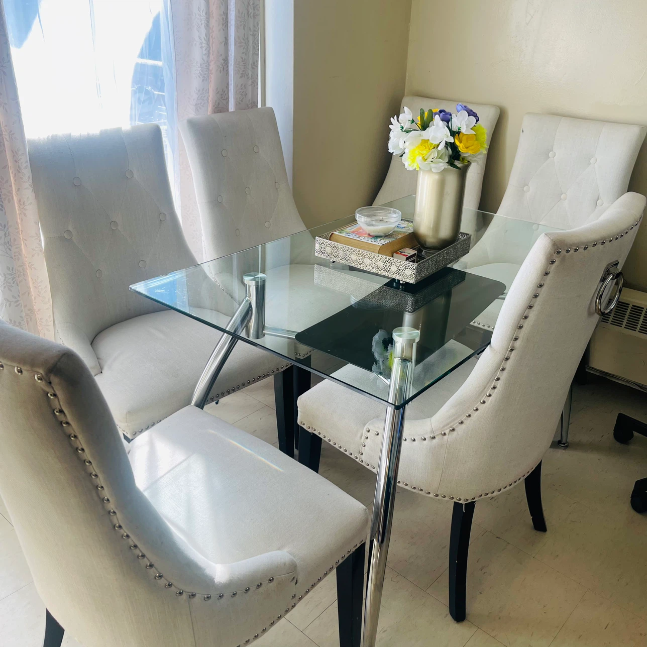 I sell all 6 luxury diner chains with table