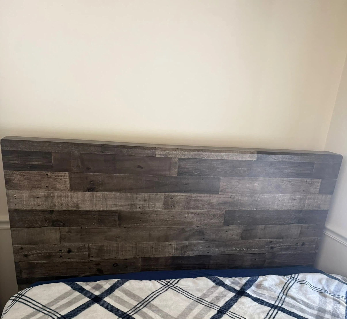 Rustic Plank Wood Bedroom Set - photo 2