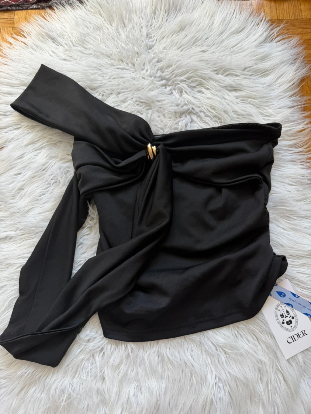 CIDER Black One-Shoulder Top