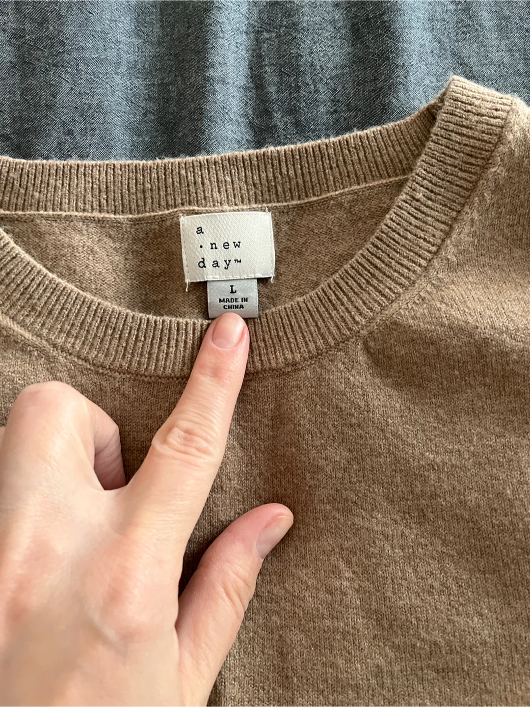 Woman sweater vest, size L - photo 3