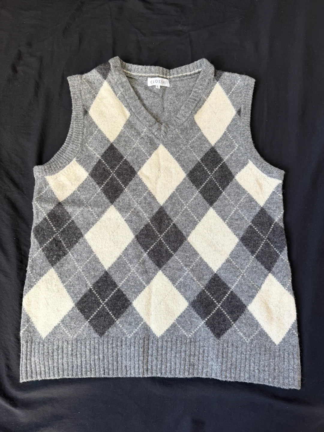 Closshi Argyle V-Neck Sweater Vest