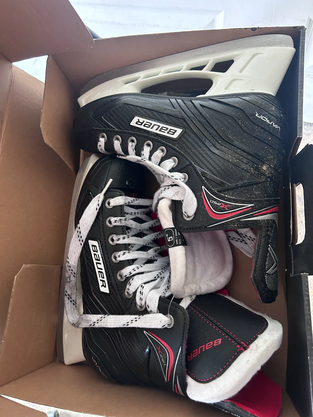 Bauer Vapor X250 Ice Skates - Size 5.0 - photo 3