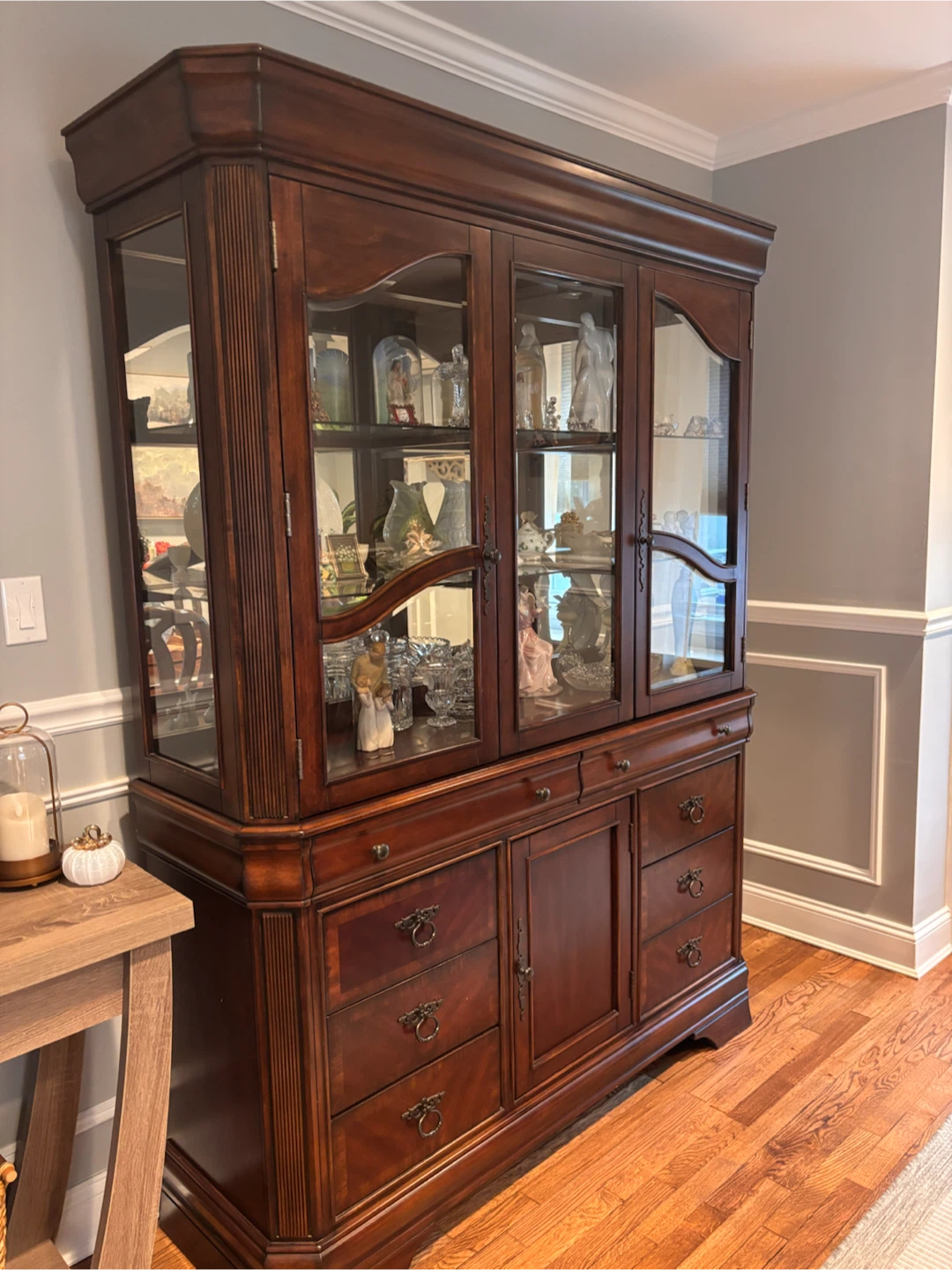 Formal Dining Table and Hutch Set - photo 2