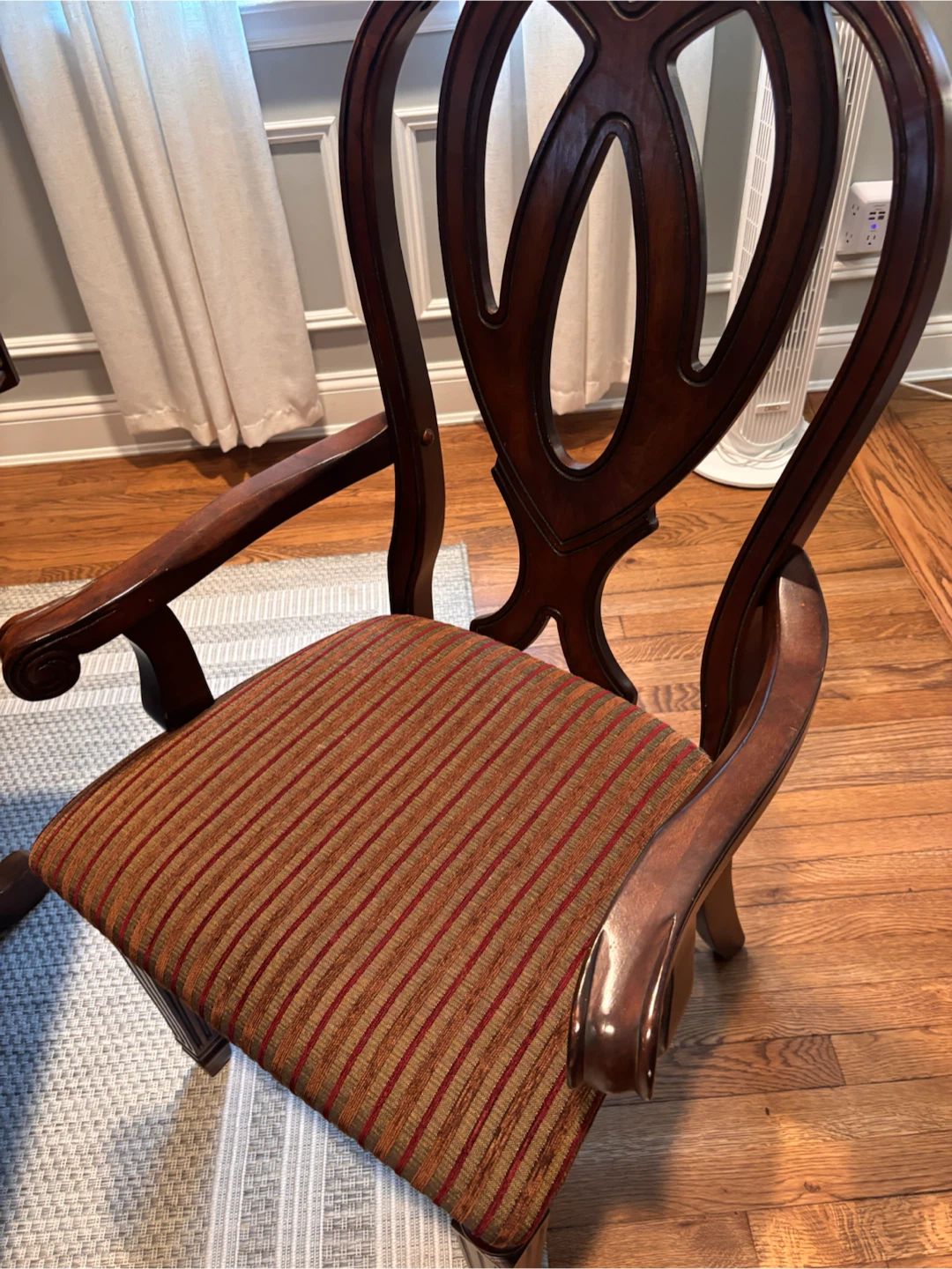 Formal Dining Table and Hutch Set - photo 5